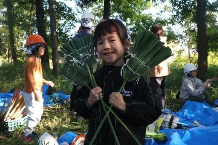 クラフト体験(シュロの葉で作ったハエたたき)