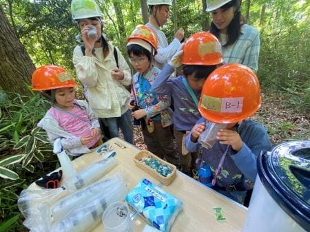 ササ狩り中の水分補給