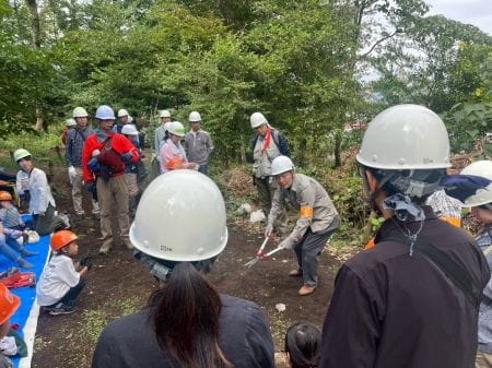 刈込バサミの使い方レクチャー