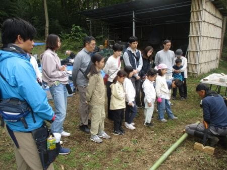 講師の方の竹を切るデモンストレーション