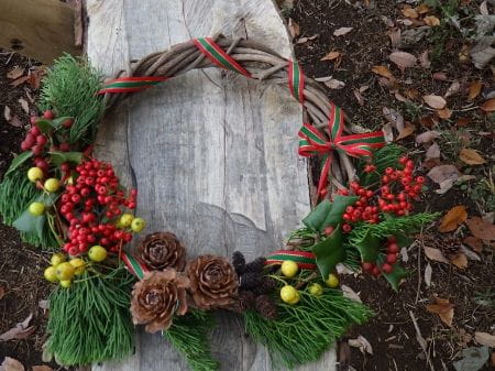 完成したクリスマスリース