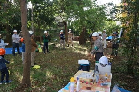 武蔵野の自然とふれあおう！【2024年10月27日実施 / 国分寺姿見の池 / 森の手入れ / 下草刈り / クラフト体験 / 竹水鉄砲 / どんぐりコマ　/　東京 / ボランティア】